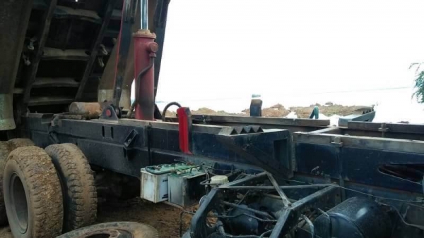 ขาย 99,000 บาท กระบะดั่ม สามมิตร ปี 56 (ครบชุด) ภอดจาก Fuso สวยพร้อมใช้ กระบะอยู่ จ.สุพรรณบุรี ด่านช้าง 090-772-3710 090-772-3708 ขาย 99,000 บาท กระบะดั่ม สามมิตร ปี 56 (ครบชุด) ภอดจาก Fuso สวยพร้อมใช้ กระบะอยู่ จ.สุพรรณบุรี ด่านช้าง 090-772-3710 090-772-3708