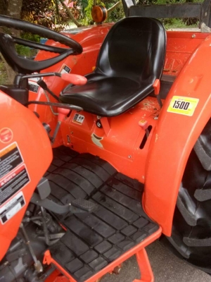 รถไถคูโบต้า L4708 (4wd) #รถสวยเกรดเอ สีเดิมๆ100\% สภาพหล่อๆ#ใช้งานน้อยเพียง485 ชม.  #มาพร้อมอุปกรณ ์ดันหน้า➕หางตัดหญ้าขนาด1.50 เมตร(ใหม่) #เล่มทะเบียนพร้อมโอนค่ะ #บริการจัดส่งทั่วไทย