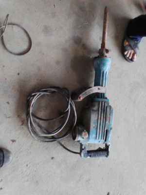 ขาย เครื่องสกัดไฟฟ้า มากีต้า รุ่น HM1317C 1-3/16" : 30mm Hex Shank