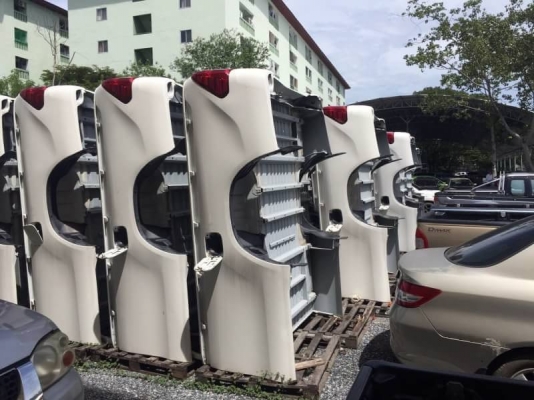 ขายมี 78 ลูกละ 12,500  กระบะ TOYOTA REVO ตอนเดียว ยังไม่ได้ใช้ สภาพใหม่เอี่ยม สินค้า อยู่ กทม.  090-772-3710 090-772-3708