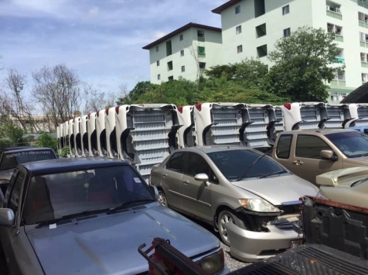 ขายมี 78 ลูกละ 12,500  กระบะ TOYOTA REVO ตอนเดียว ยังไม่ได้ใช้ สภาพใหม่เอี่ยม สินค้า อยู่ กทม.  090-772-3710 090-772-3708