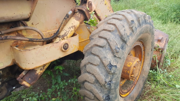 ขาย รถตัก KOMATSU JH30B เครื่องสตาร์ทติด เกียร์เสียต้องได้ซ่อม ขายตามสภาพ ราคาต่อรองได้