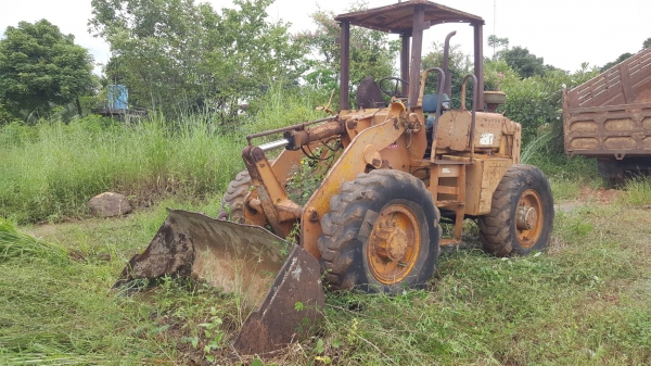 ขาย รถตัก KOMATSU JH30B เครื่องสตาร์ทติด เกียร์เสียต้องได้ซ่อม ขายตามสภาพ ราคาต่อรองได้