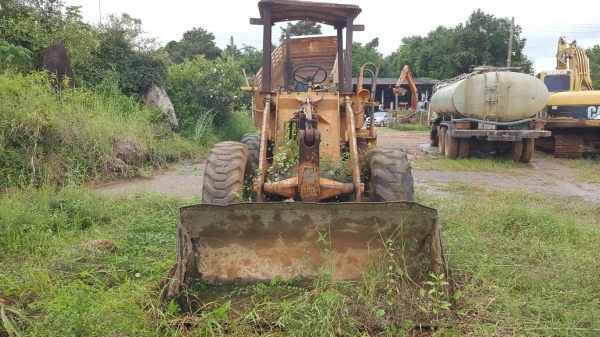 ขาย รถตัก KOMATSU JH30B เครื่องสตาร์ทติด เกียร์เสียต้องได้ซ่อม ขายตามสภาพ ราคาต่อรองได้