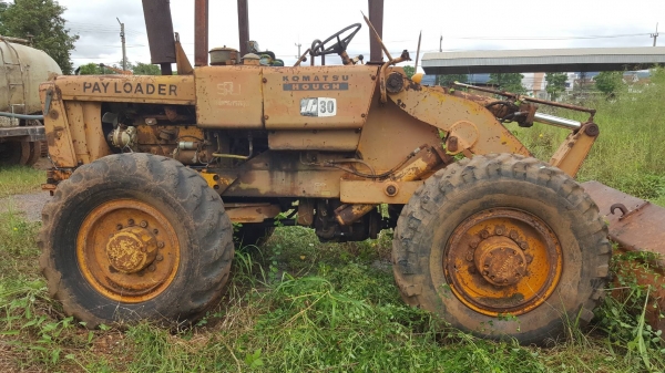 ขาย รถตัก KOMATSU JH30B เครื่องสตาร์ทติด เกียร์เสียต้องได้ซ่อม ขายตามสภาพ ราคาต่อรองได้