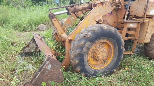 ขาย รถตัก KOMATSU JH30B เครื่องสตาร์ทติด เกียร์เสียต้องได้ซ่อม ขายตามสภาพ ราคาต่อรองได้