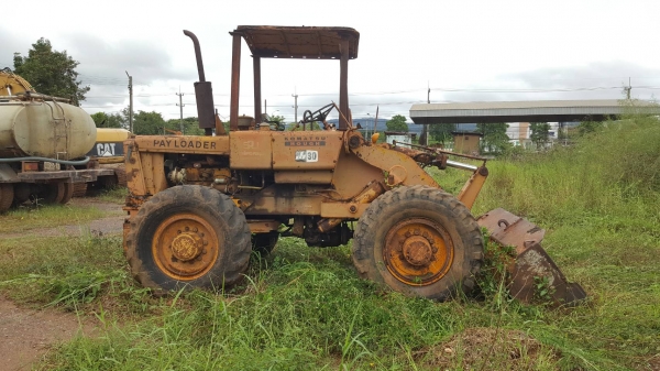 ขาย รถตัก KOMATSU JH30B เครื่องสตาร์ทติด เกียร์เสียต้องได้ซ่อม ขายตามสภาพ ราคาต่อรองได้