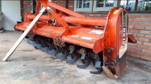 โรตารี่ตราช้าง รุ่น RX180F สภาพพร้อมใช้ใบใหม่ยกชุด