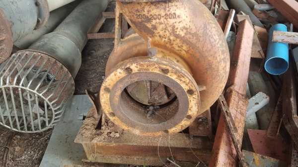 ขาย เครื่องสูบน้ำ ขนาด 8 นิ้ว เครื่องยนต์ ISUZU DA120 6 สูบ พร้อมท่อเหล็กต่อครบชุด ราคาต่อรองได้ครับ