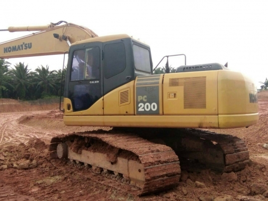 KOMATSU PC200-7 รถพร้อมใช้งาน เครื่องดี ปั้มดี ทำงานไม่โหลด เอกสารเล่มทะเบียน ราคาต่อรองได้ ติดต่อ 0