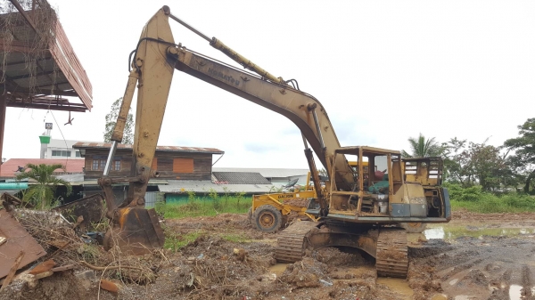 ขาย แบคโฮ KOMATSU PC210-5 คอนโทรลสั้น เครื่องดี รถทำงานโหลดต้องเช็คปั้มใหม่ ช่วงล่าง 70\% เอกสารใบซื้อขาย ขายตามสภาพนี้ ราคาคุยกันได้ครับ ขาย แบคโฮ KOMATSU PC210-5 คอนโทรลสั้น เครื่องดี รถทำงานโหลดต้องเช็คปั้มใหม่ ช่วงล่าง 70\% เอกสารใบซื้อขาย ขายตามสภาพนี้ ราคาคุยกันได้ครับ