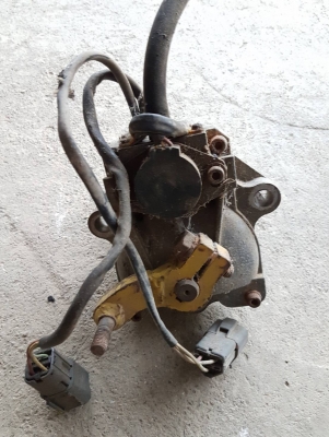 ขายมอเตอร์คันเร่งไฟฟ้า komatsu รุ่น 6