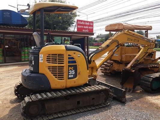 ขายรถขุดนำเข้าจากประเทศญี่ปุ่นแท้ๆ komatsu pc35MR-2แทรกเหล็ก รถสวยเดิม สนใจติดต่อสอบถาม 092-3309229 อีด