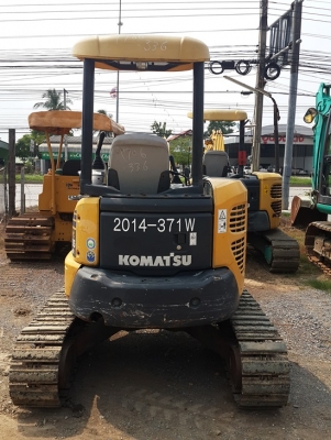 ขายรถขุดนำเข้าจากประเทศญี่ปุ่นแท้ๆ komatsu pc35MR-2แทรกเหล็ก รถสวยเดิม สนใจติดต่อสอบถาม 092-3309229 อีด