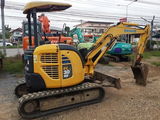 ขายรถขุด komatsu pc30MR-2 รถนำเข้าจากประเทศญี่ปุ่นไม่เคยใช้งานในไทย สนใจติดต่อ 092-3309229 อีด