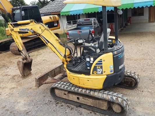 ขายรถขุด komatsu pc30MR-2 รถนำเข้าจากประเทศญี่ปุ่นไม่เคยใช้งานในไทย สนใจติดต่อ 092-3309229 อีด