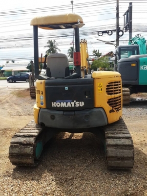 ขายรถขุด komatsu pc40 แทรกเหล็ก รถนำเข้าจากประเทศญี่ปุ่นไม่เคยใช้งานในไทย สนใจติดต่อ 092-3309229 อีด