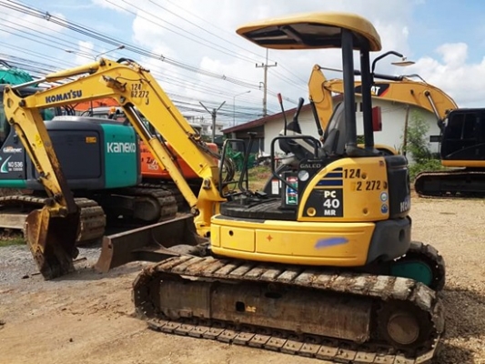 ขายรถขุด komatsu pc40 แทรกเหล็ก รถนำเข้าจากประเทศญี่ปุ่นไม่เคยใช้งานในไทย สนใจติดต่อ 092-3309229 อีด