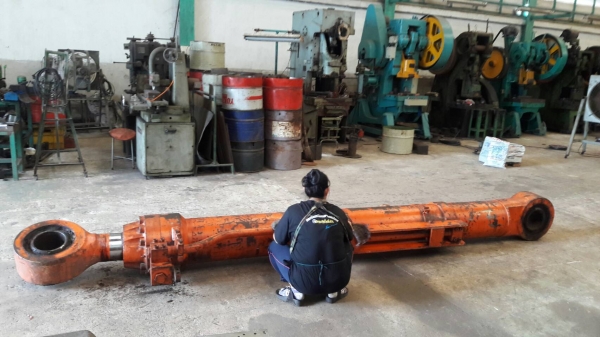 ขายด่วน !! กระบอกไฮดรอลิิก