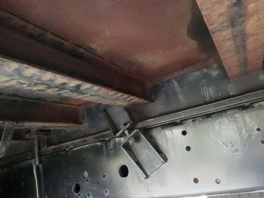 ขายเทลเล่อร์สิบล้อสองเพลา ซีรี่ 700