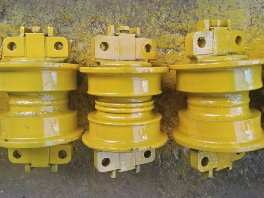 ขายลูกลอลเลอร์ ลูกละ750 รถแทร็กเตอร์D2-3 D2-5 D2-6 รถแม็กโครPC60ทุกรุ่น โทร0616613023แพรว