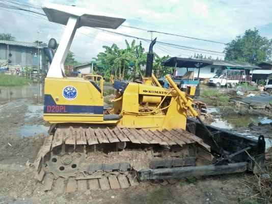 ขายแทร็กเตอร์D2-6 PL สไลด์3ทิศทาง สภาพสวยพร้อมใช้งาน เครื่องดีช่วงล่างดี ใบแทร็กเต็ม ราคาต่อรองคุยกันได้ โทร0616613023