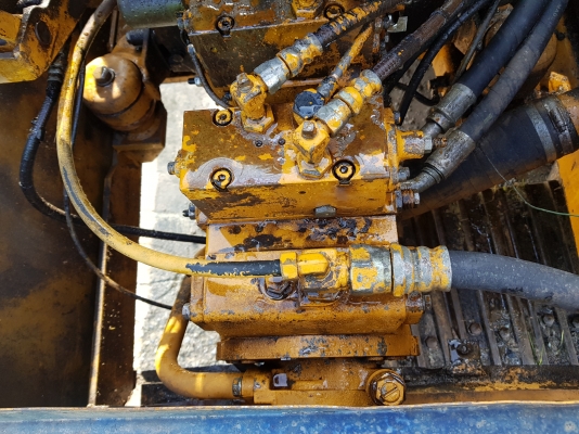 ขายKOMATSU  PC 100-3