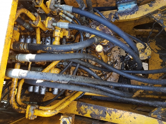 ขายKOMATSU  PC 100-3