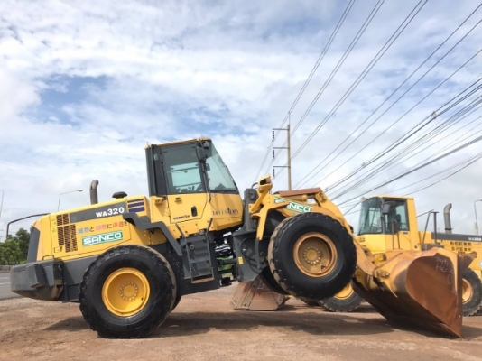 ขายรถตักล้อยาง KOMATSU WA320-6 ปี 2012 รถนอกนำเข้าเองจากญี่ปุ่น สภาพสวยพร้อมใช้งาน มีVDOการทำงานครับ