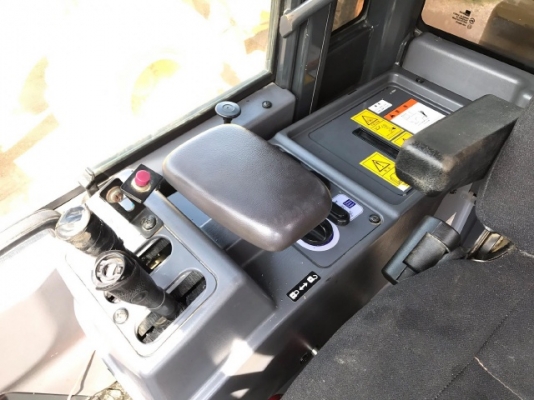 ขายรถตักล้อยาง KOMATSU WA320-6 ปี 2012 รถนอกนำเข้าเองจากญี่ปุ่น สภาพสวยพร้อมใช้งาน มีVDOการทำงานครับ