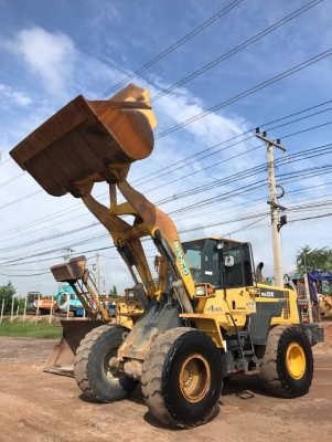 ขายรถตักล้อยาง KOMATSU WA320-6 ปี 2012 รถนอกนำเข้าเองจากญี่ปุ่น สภาพสวยพร้อมใช้งาน มีVDOการทำงานครับ