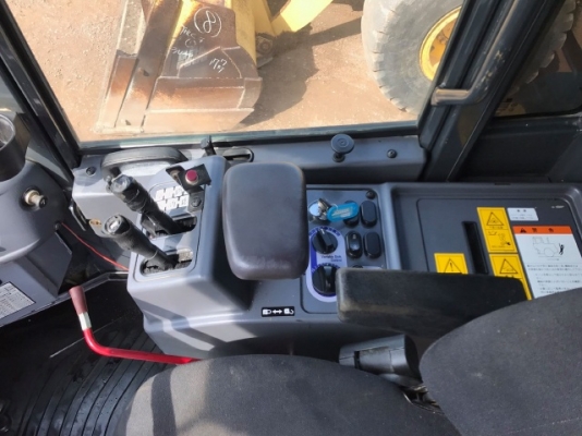 ขายรถตักล้อยาง KOMATSU WA320-6 ปี 2012 รถนอกนำเข้าเองจากญี่ปุ่น สภาพสวยพร้อมใช้งาน มีVDOการทำงานครับ