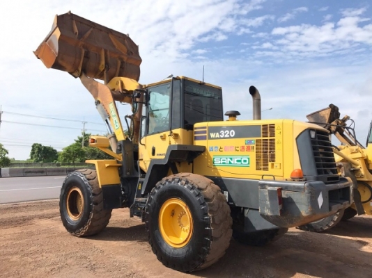 ขายรถตักล้อยาง KOMATSU WA320-6 ปี 2012 รถนอกนำเข้าเองจากญี่ปุ่น สภาพสวยพร้อมใช้งาน มีVDOการทำงานครับ