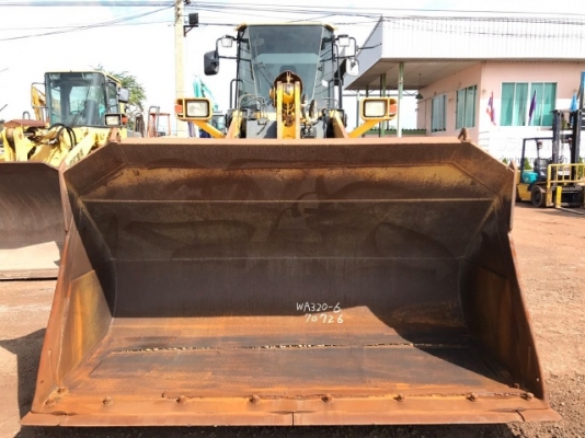 ขายรถตักล้อยาง KOMATSU WA320-6 ปี 2012 รถนอกนำเข้าเองจากญี่ปุ่น สภาพสวยพร้อมใช้งาน มีVDOการทำงานครับ