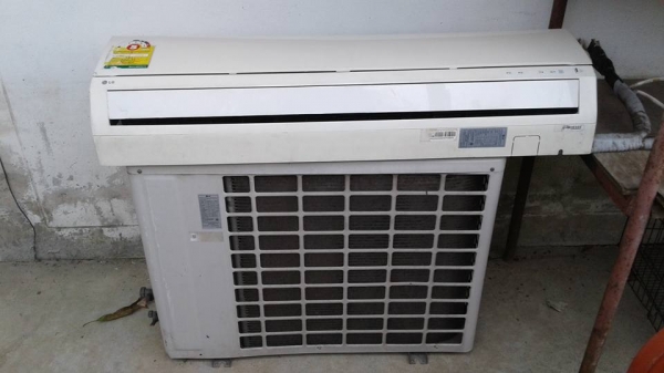ขายเครื่องปรับอากาศ LG รุ่น S18-S5A6M ขนาด 18,000 BTU ถอดมาจากอ๊อฟฟิศ ใช้งานได้ปกติ *ยังไม่ได้ล้าง* มีขาด้านซ้ายที่่ตรงฝาปิด-เปิด เวลาเปิดขึ้นจะเห็น ที่ตัวคอยเย็น หักข้างหนึ่ง ใช้ได้ปกติมันเป็นฝาครอบเท่านั้น
