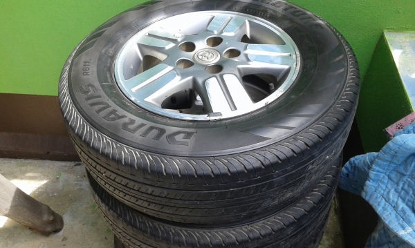 ขายแม็กเดิมติดรถวีโก้พร้อมยางบริสโตน ขอบ15หน้ายาง215/70
