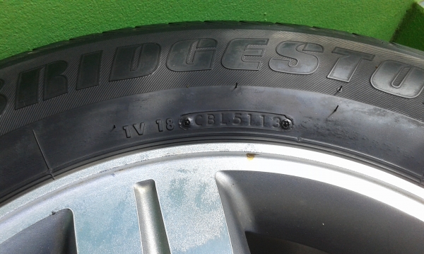 ขายแม็กเดิมติดรถวีโก้พร้อมยางบริสโตน ขอบ15หน้ายาง215/70