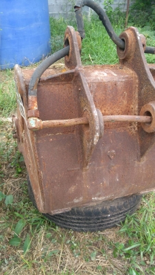 บุ้งกี๋ KOMATSU PC60 ของเก่านอกนำเข้าจากญี่ปุ่น ใส่ komatsu, kobelco ได้