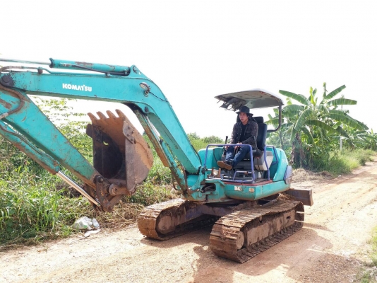 Komatsu pc40-7 พร้อมใช้งาน