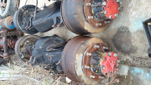 ขายเพลาพร้อมเฟืองท้ายเพลาข้างและเพลาหลัง เพลาตาม