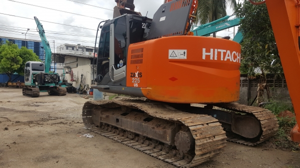 ขายจ้ารถเก่าใน HITACHI ZX225US สภาพเดิมๆๆพร้อมใช้งาน เอกสารครบ