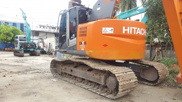 ขายจ้ารถเก่าใน HITACHI ZX225US สภาพเดิมๆๆพร้อมใช้งาน เอกสารครบ