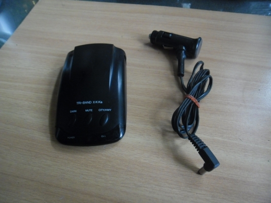 Radio Shack รุ่น TRI-BAND เครื่องเตือนกล้องตรวจจับความเร็ว Made in USA
