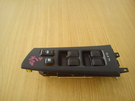 สวิทช์กดควบคุมกระจกประตูไฟฟ้าด้านหน้าข้างขวา TOYOTA ไม่ทราบรุ่น