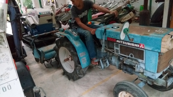 รถไถนั่งขับ มิตซูบิชิ 19 แรง MITSUBISHI D1550 พร้อมโรตารี่ สภาพพร้อมใช้ เก่านอก