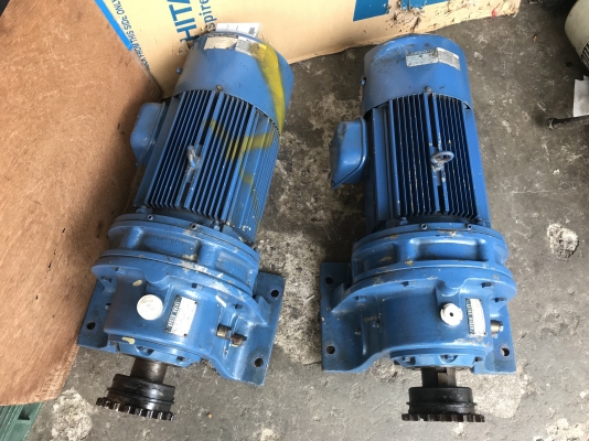 ขายมอเตอร์เกียร์ Cycro drive Sumitomo 7.5HP. 380V อัตราทด 1:35 มีระบบเบรคในตัว สภาพสวยมาก หมุนนิ่มเดิมๆ พร้อมใช้งาน มี 2ตัวครับ
