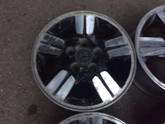 ขายล้อแม็กเปล่า Toyota vigo ราคาชั่งกิโลโครตถูกๆ ขอบ 15 4 วง ราคา 2,300 บาท