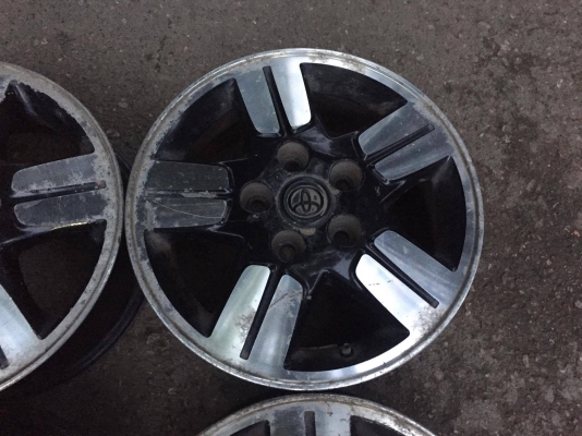 ขายล้อแม็กเปล่า Toyota vigo ราคาชั่งกิโลโครตถูกๆ ขอบ 15 4 วง ราคา 2,300 บาท