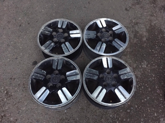 ขายล้อแม็กเปล่า Toyota vigo ราคาชั่งกิโลโครตถูกๆ ขอบ 15 4 วง ราคา 2,300 บาท