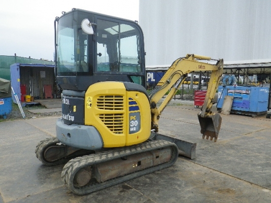 รถขุุด Komatsu รุ่น PC30MR-2 ปี 2005 มือสองนำเข้าจากญี่ปุ่น สภาพสวยพร้อมใช้งาน ราคาต่อรองได้